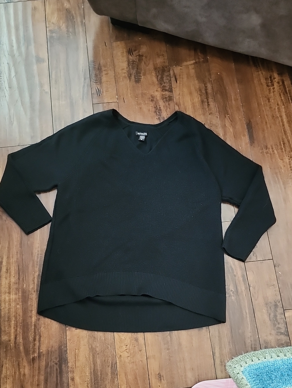 Athleta Polyester & Merino Wool Sweater Size XL  Black V-Neck Women's Sweater